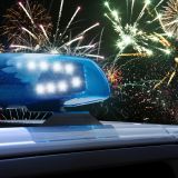 Blaulicht vor Feuerwerk
