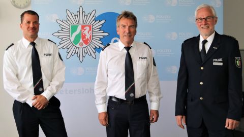 v.l.n.r. PHK Heiko Patzelt (Leiter FüSt V, PHK Andreas Kwiotek, LPD Christoph Ingenohl (Abteilungsleiter Polizei)