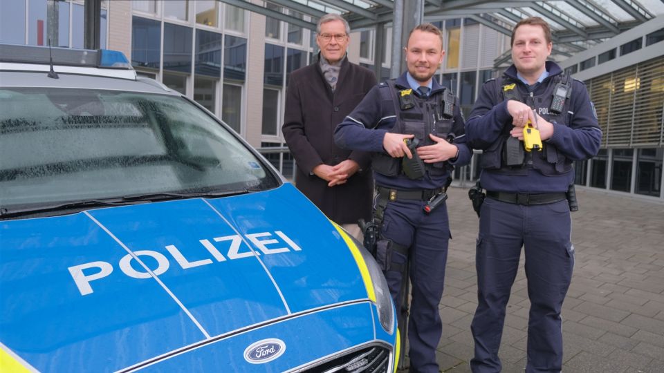 Landrat Sven-Georg Adenauer, Polizeikommissar Leon Bußemas, Polizeioberkommissar Nils Schröder