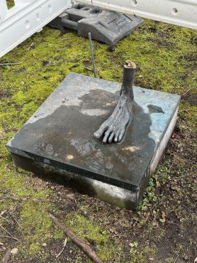 Beschädigte Figur Flötenspieler
